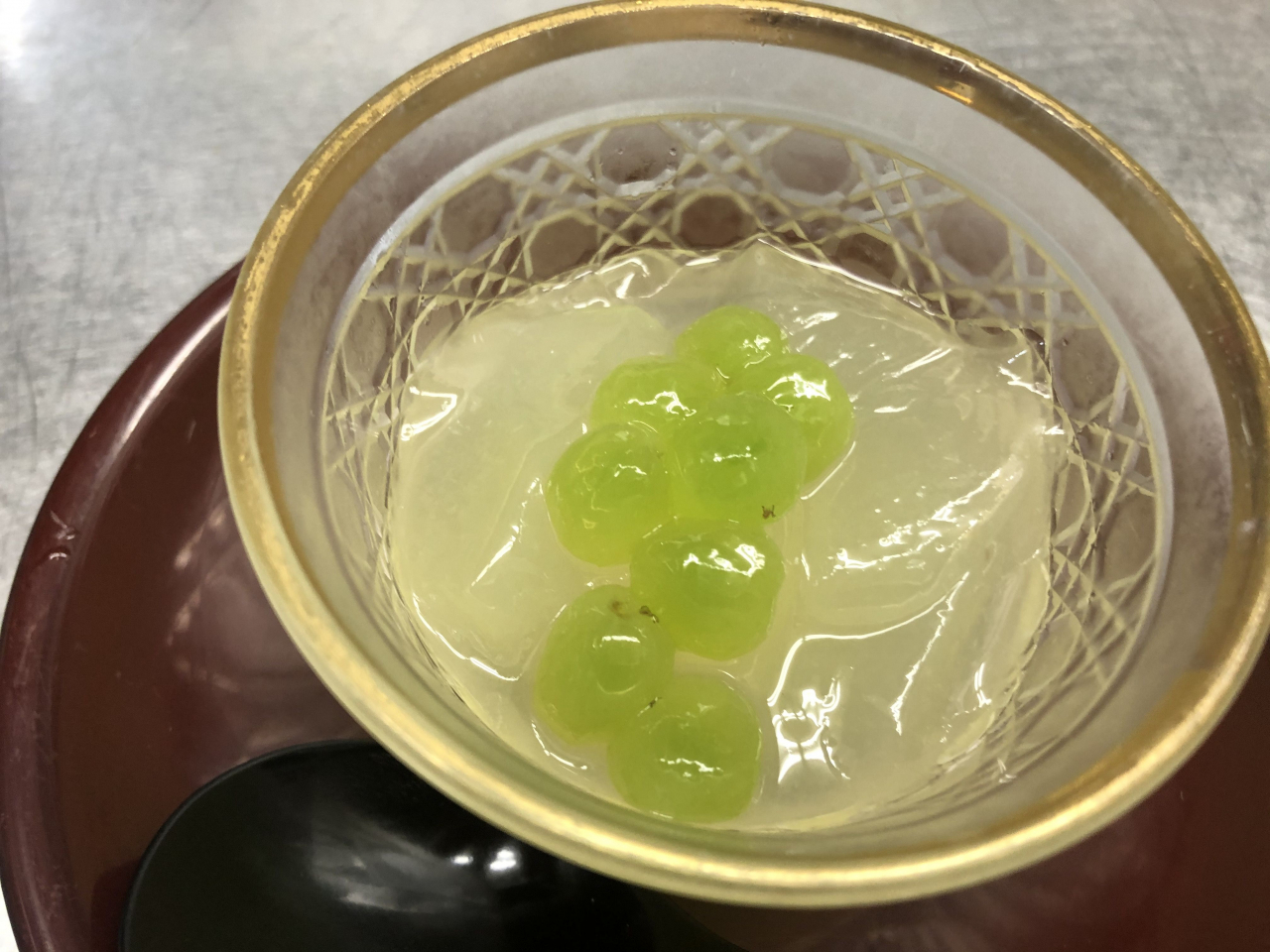 小夏のジュレにデラウェアー添えて